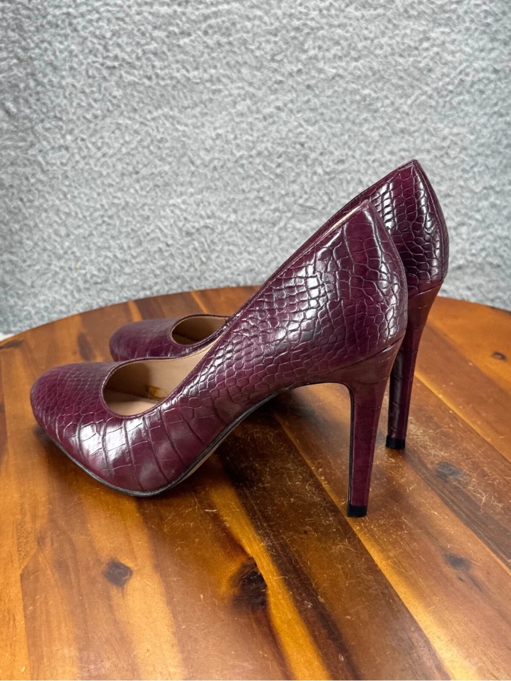 Lauren Maxwell Women's Plum Croc-Embossed Pointed-Toe Heels - Picture 3 of 11